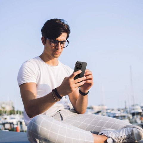 OSŁONA APARATU SPIGEN OPTIK PRO GLAS.TR "EZ FIT" CAMERA PROTECTOR 2-PACK IPHONE 16 PRO / MAX / 17 PRO / MAX DESERT TITANIUM Spigen